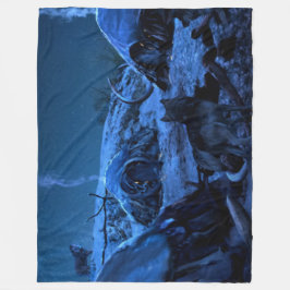 WOLVES IN CAMP FLEECEDECKE