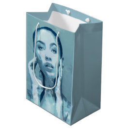 "Woman in Blue" Mittlere Geschenktüte