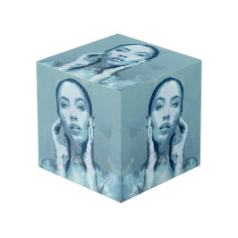 "Woman in Blue" Premium Canvas  Würfel