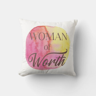 Woman of Worth Kissen