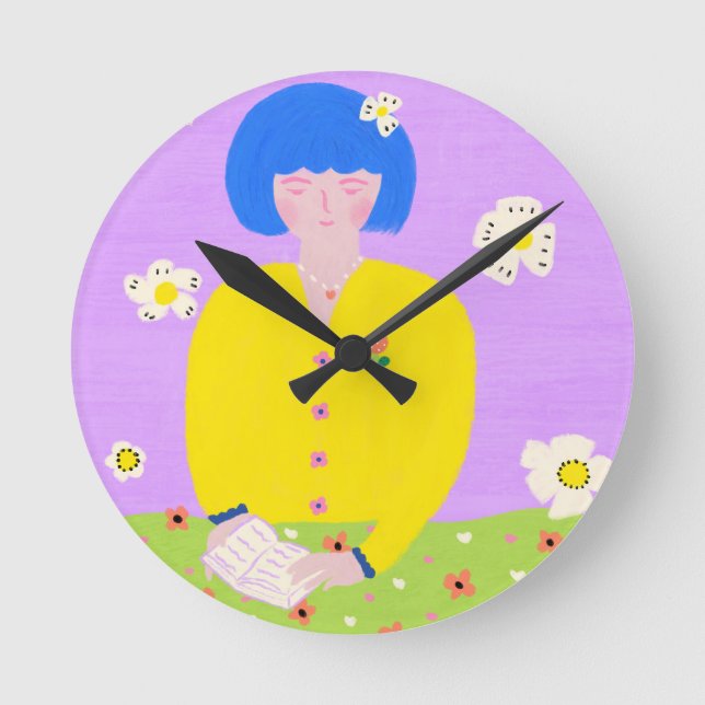 Woman reading in the garden runde wanduhr (Vorderseite)