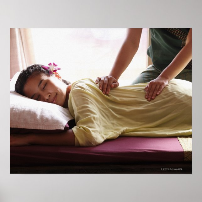 Woman receiving massage #1 poster (Vorne)