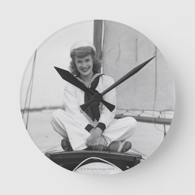 Woman Sailor Runde Wanduhr (Vorderseite)
