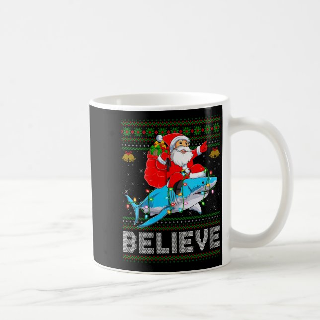 Womens Believe Xmas Funny Santa Riding Shark Ugly  Kaffeetasse (Rechts)