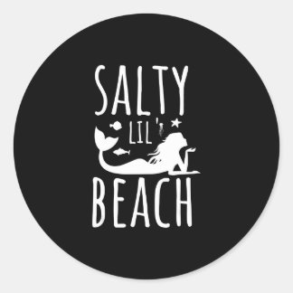 Womens Funny Mermaid Salty lil’ Beach 70er Mermaid Runder Aufkleber