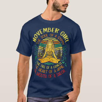 Womens November Girl Das Soul von A Sinti und Roma T-Shirt