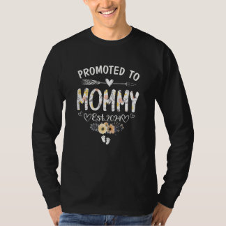 Womens Promoted to Mommy 2024  First Time New Momm T-Shirt