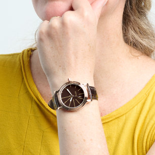 Womens Rose Gold Mit Monogramm Brown Lederband Armbanduhr