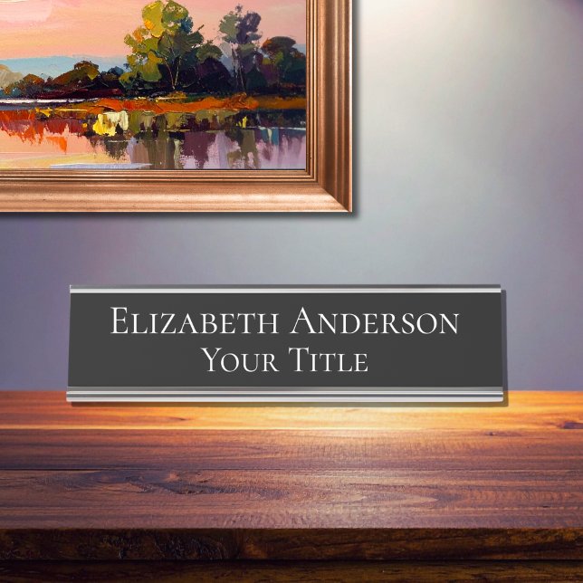 Womens Simple Maroon Name Plate Schreibtischnamensplakette (Von Creator hochgeladen)