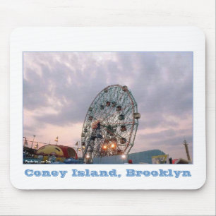 Wonder Wheel gegen den Himmel der Dämmerung Mousep Mousepad