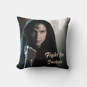 Wonder Woman in Cloak Kissen