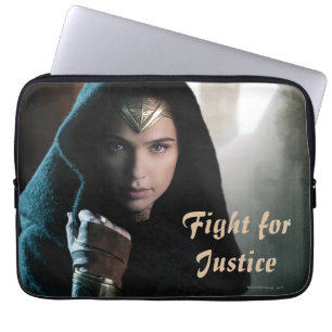Wonder Woman in Cloak Laptopschutzhülle