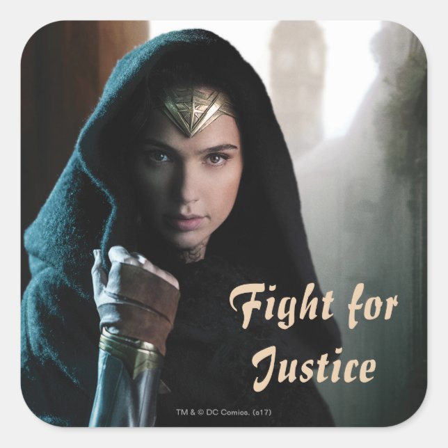 Wonder Woman in Cloak Quadratischer Aufkleber (Vorderseite)