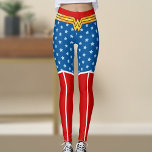 Wonder Woman - Kampf für den Frieden Leggings<br><div class="desc">Karo aus diesen Wonder Woman inspiriert Leggings mit ihren ikonischen rot-weiß Stiefeln,  und einem blauen Stern gemusterten Boden.</div>