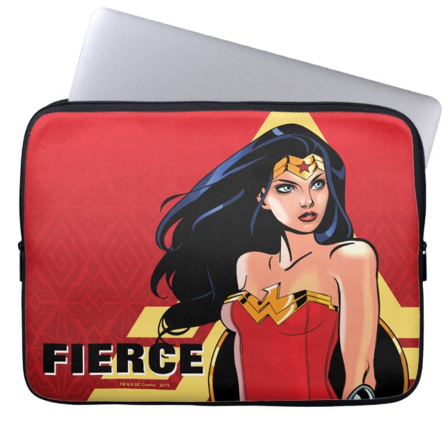Wonder Woman with Sword - Fierce Laptopschutzhülle (Vorderseite)