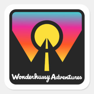Wonderhussys Adventures Sunset Horizon Logo Quadratischer Aufkleber