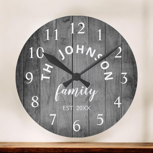 Wood Custom Family Name Rustic Farmhouse Große Wanduhr (Von Creator hochgeladen)