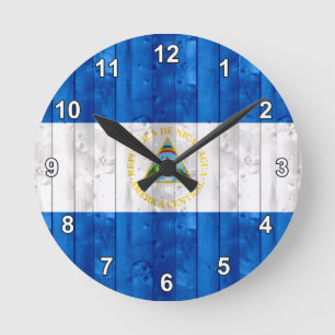 Wooden Nicaraguan Flag Runde Wanduhr