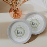 Woodland Friends Kinderdusche Pappteller<br><div class="desc">Die personalisierten Teller für die Woodland- oder Natursekt-Babydusche sind mit einem hellgrauen Rahmen versehen,  in der Mitte befindet sich ein Aquarellchörnchen,  in dem sich ihr Kind mit einem Anfall von Beeren unterhält. Personalisieren Sie sich mit dem Mama-to-be-Namen und dem Duschdatum.</div>