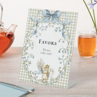 Woodland Squirrel Gingham Baby Shower Favors Sockelschild