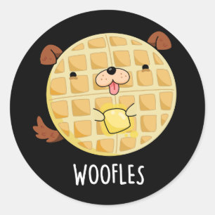 Woofles Funny Doggy Waffle Pun Dark BG Runder Aufkleber