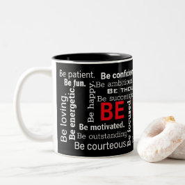 Word Cloud inspiriert Wörter auf schwarz Zweifarbige Tasse