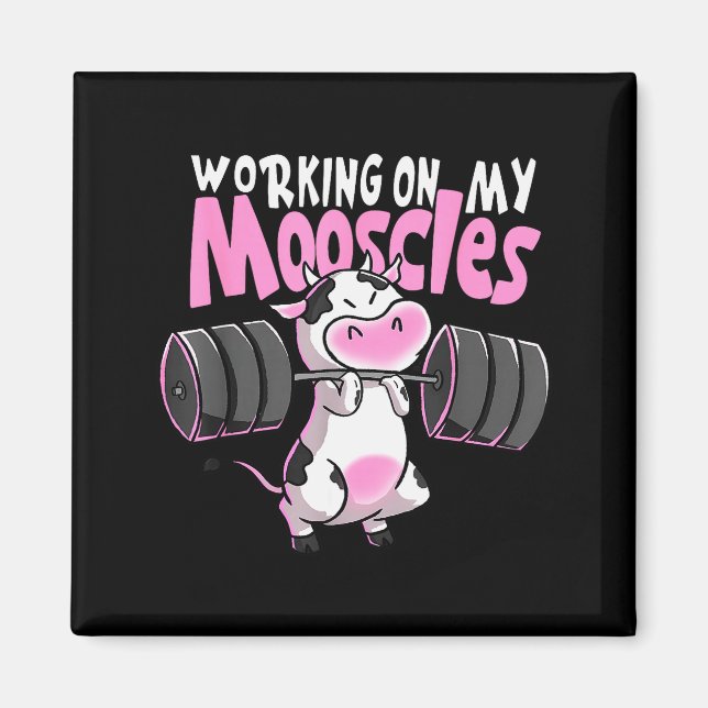 Working On My Mooscles Funny Gym Cow Weightlifting Magnet (Vorne)