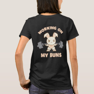 Workout Bunny Cartoon - Arbeit an meinen Brötchen T-Shirt