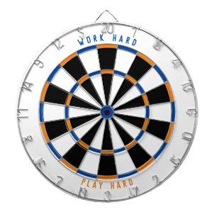 "WORKSHARD PLAY HARD" Spielsaal Schwarz/Blau/Orang Dartscheibe