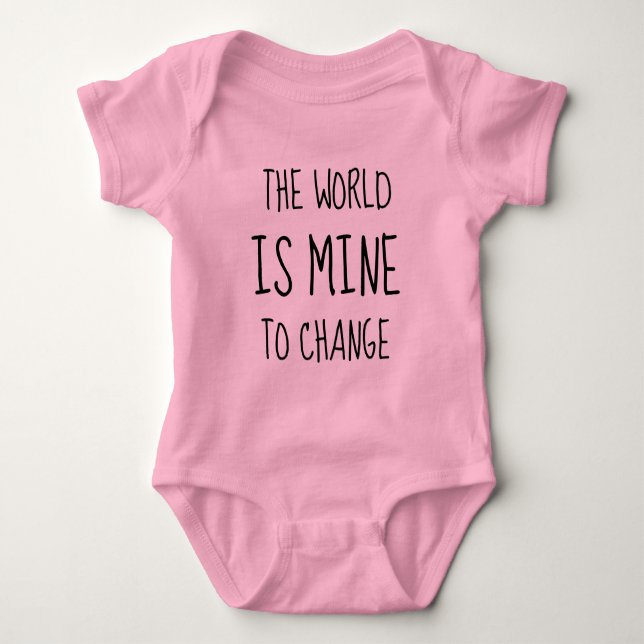 World Change Hero Empower Feminist Typografie Baby Strampler (Vorderseite)