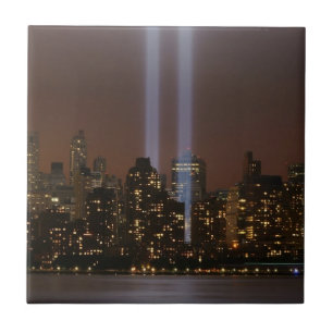 World Trade Centertribut im Licht in New York. Fliese