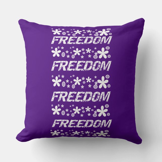 Worthy Destiny Throw Kissen (Vorderseite)