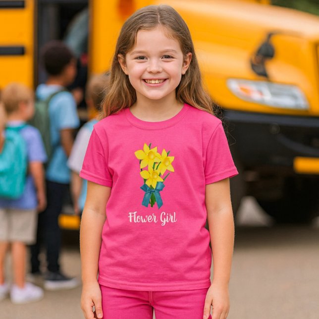 Wow Pink mit gelben Nadelhölzern Blütenmädchen T-Shirt (Brighten her day with daffodils and joy perfect pink spring tee for your little flower girl! )