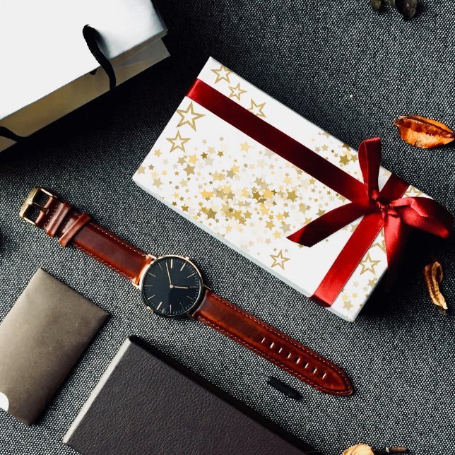 Wrapping Paper with golden stars Geschenkpapier (Von Creator hochgeladen)