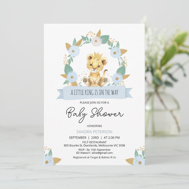 Wreath Blue Floral Baby Lion Baby Dusche Einladung (Stehend Vorderseite)