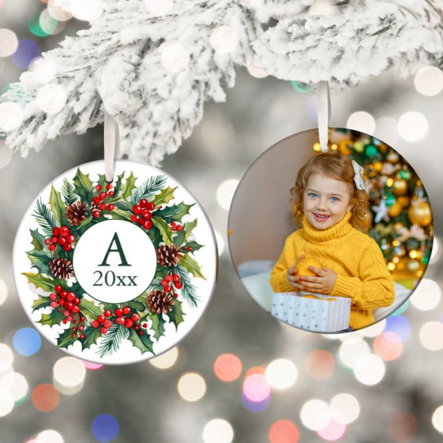 Wreath Pinecones Berries Foto Monogram Year Keramik Ornament (Christmas wreath/monogram photo Christmas ornament)