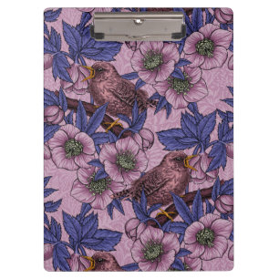 Wren und Hellebore, rosa und violett Klemmbrett
