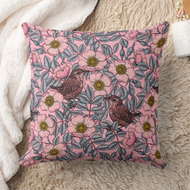Wrens in den Rose Kissen (Decke)