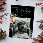 Wunder seiner Liebe | Black Floral Christmas Foto Feiertagskarte<br><div class="desc">Die weiche und aussagekräftige Weihnachtskarte "Wonders of Seine Liebe" ist mit einem dramatischen schwarzen Hintergrund versehen, der die sanften Aquarellfloralen und die elegante Typografie wunderbar verstärkt. Dieses Design ist eine perfekte Mischung aus Stil und Glauben und bietet Platz für Ihr Lieblings-Foto. Teilen Sie die Botschaft Gottes Liebe in dieser Ferienzeit...</div>