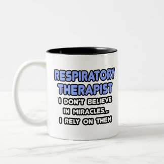 Wunder und Atemtherapeuten Zweifarbige Tasse
