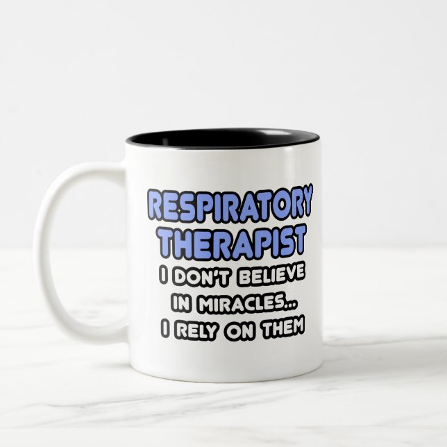 Wunder und Atemtherapeuten Zweifarbige Tasse (Links)