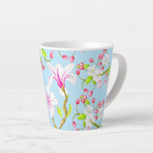 Wunderbarer Frühling auf einer kleinen Latte-Tasse Milchtasse