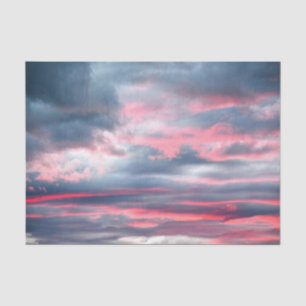 Wunderschöne rosa weiße blaue Wolken Himmel Seidenpapier
