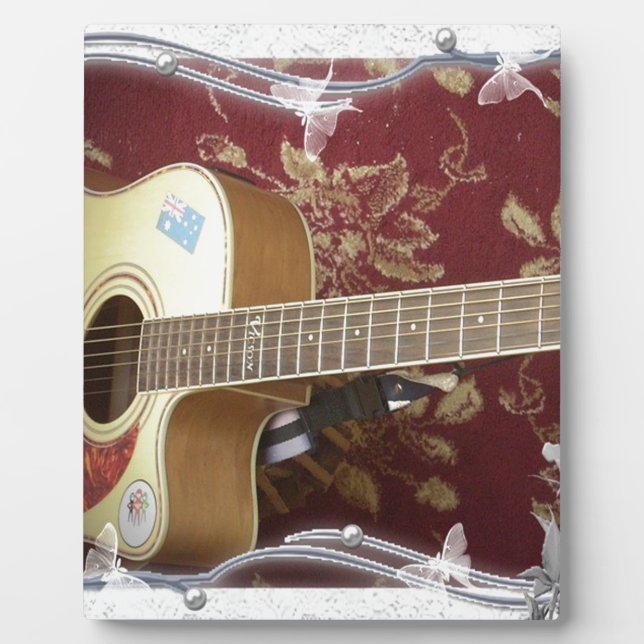 Wunderschöne Vintage Gitarre auf dem afrikanischen Fotoplatte (Vorderseite)