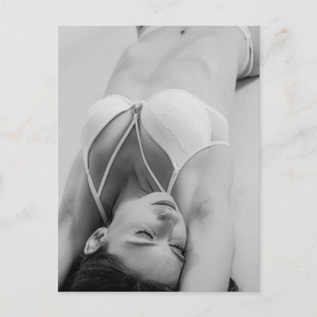 Wunderschönes B&W Dessous Modell Foto Postkarte (Vorderseite)