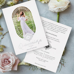 Wunderschönes Real Oval Silver Spanish Quinceañera Folieneinladung