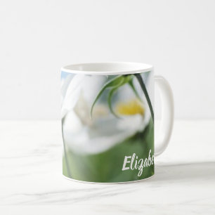 Wünsche mit weißen Gänseblümchen personalisiert Kaffeetasse