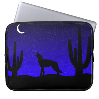 Wüste Coyote Howling auf dem Mond Laptopschutzhülle