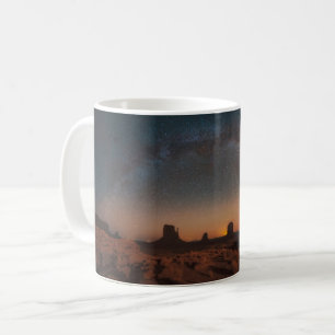 Wüsten Sternenhimmel über einer Wüstenlandschaft Kaffeetasse