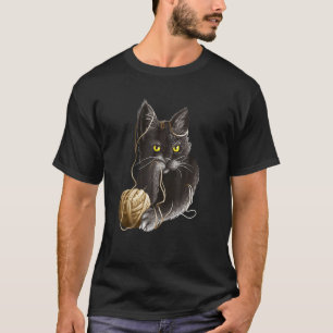 Wütende Katze mit gelben Augen, die in einem Ball  T-Shirt
